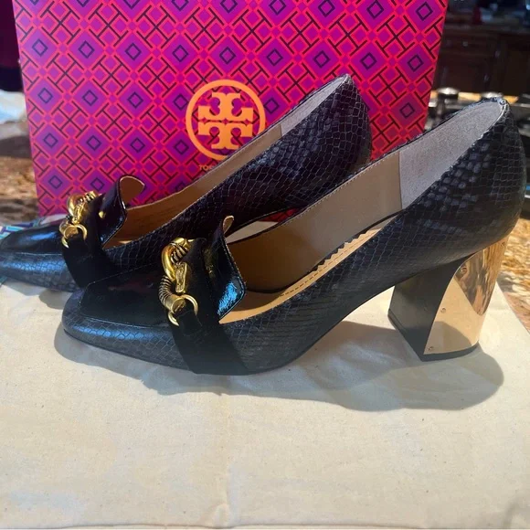 Tory Burch Jessa Snake Printed Leather Pumps - Picture 5 of 6